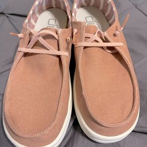 Hey Dude Loafers women’s size 8